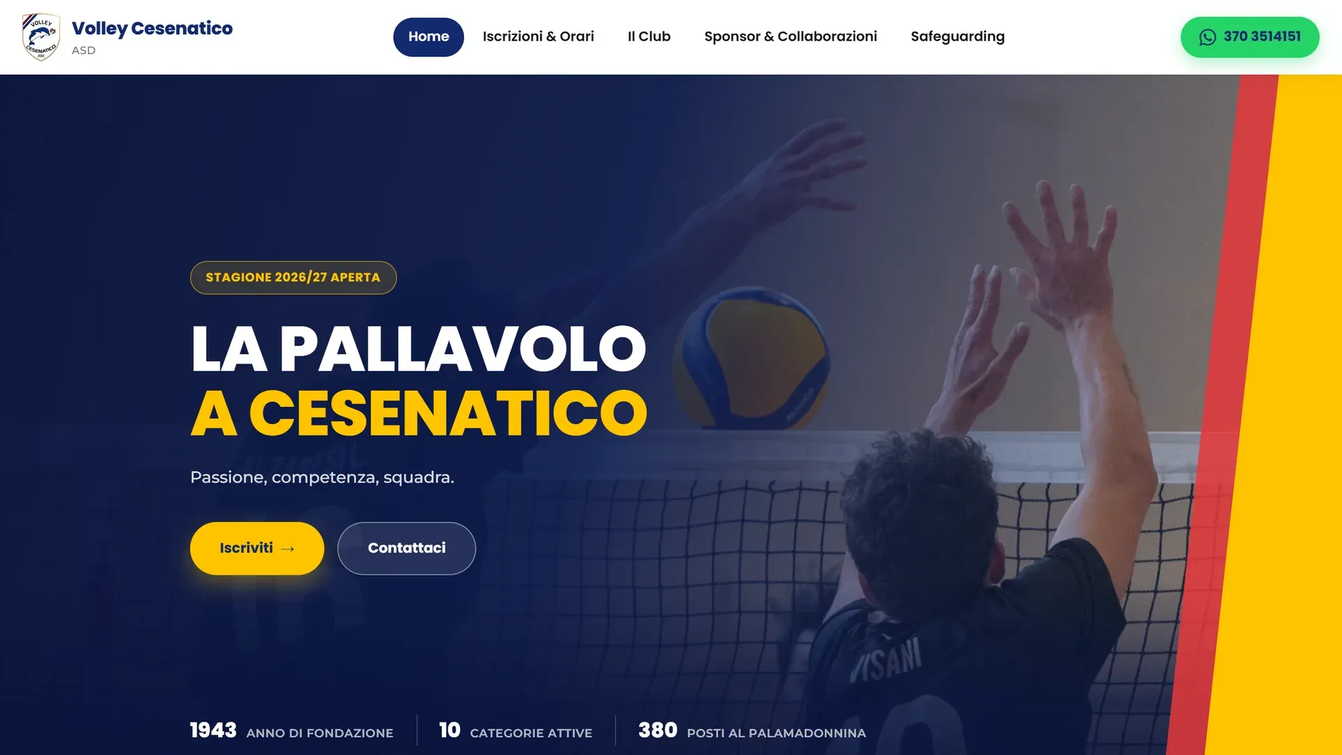 Home di volleycesenatico.it: su una foto di un'azione a rete, il titolo «La pallavolo a Cesenatico» con i pulsanti Iscriviti e Contattaci, e in fondo anno di fondazione, categorie attive e capienza del palazzetto.